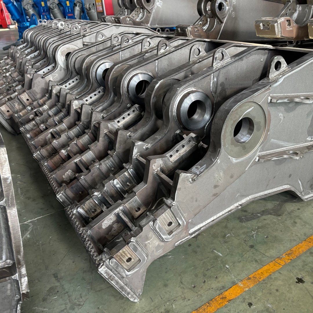 Hydraulic pulverizer