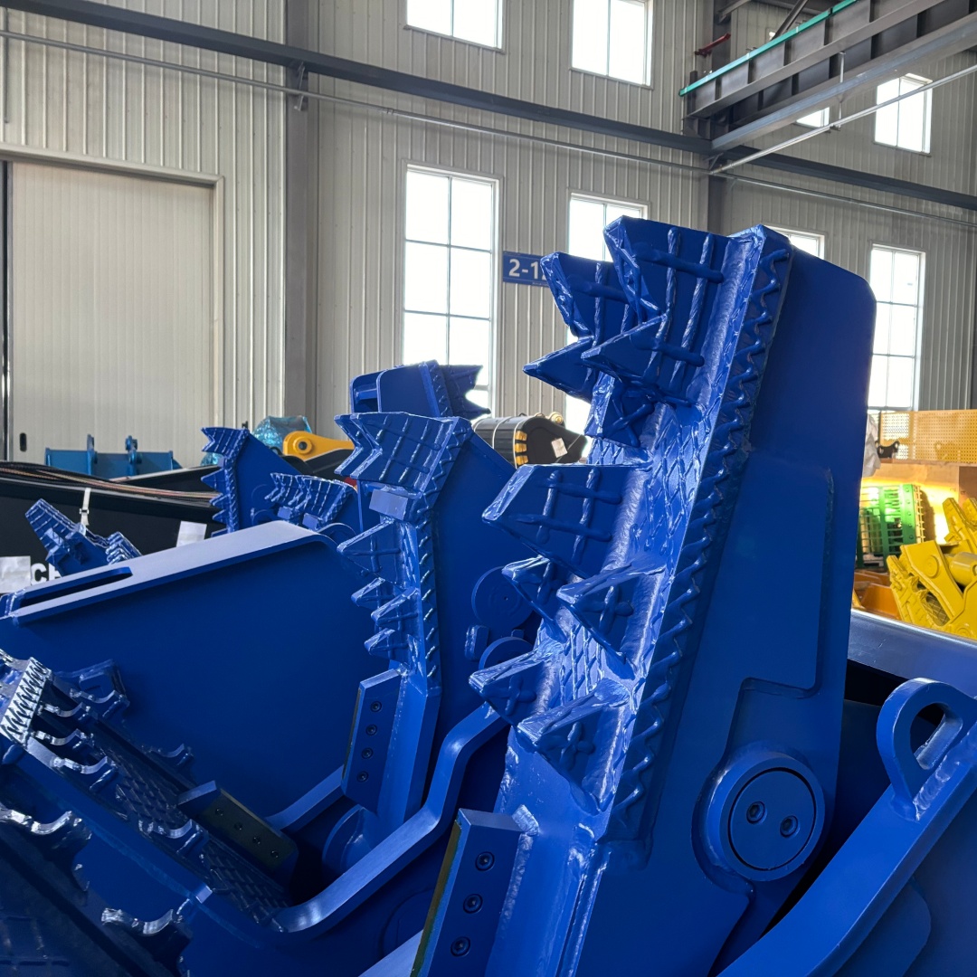 Hydraulic pulverizer