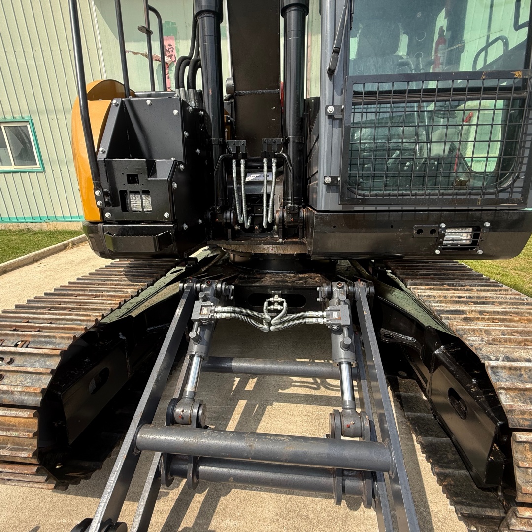 DX140 crawler excavator